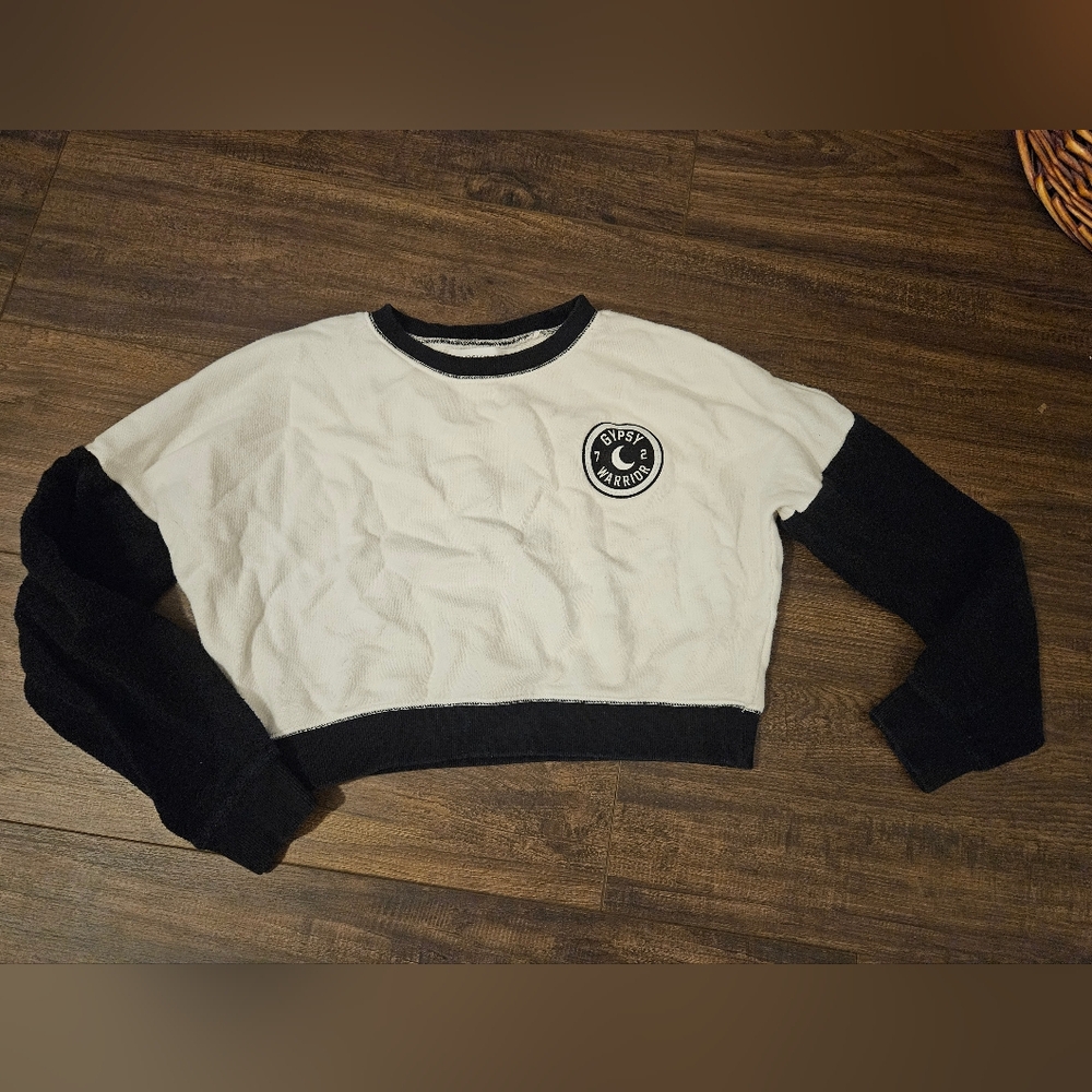 Black and White Cropped Sweatshirt